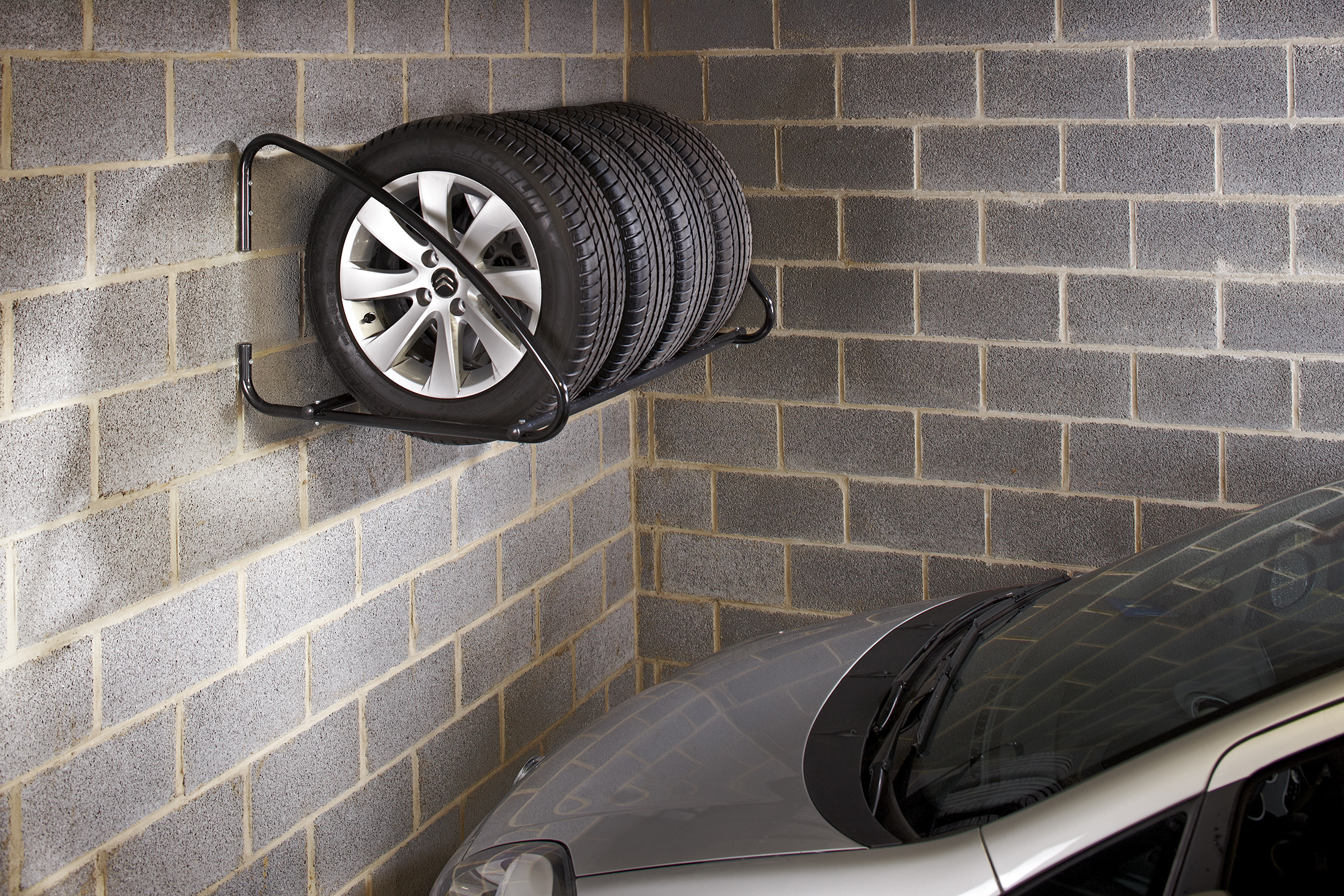 MOTTEZ Wandhalter Aufbewahrung für 4 Reifen, Breite 112cm für Garagen & Keller BILD 7