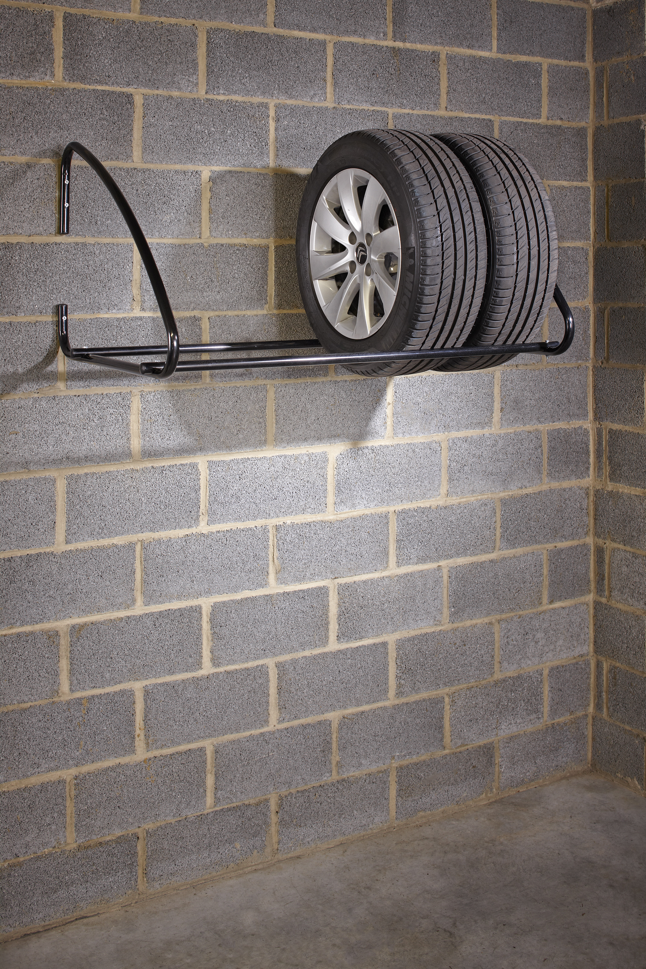 MOTTEZ Wandhalter Aufbewahrung für 4 Reifen, Breite 112cm für Garagen & Keller BILD 3